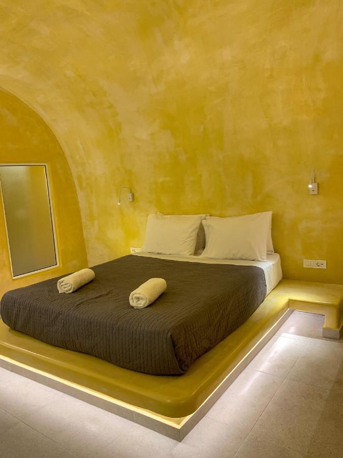 M Residence Santorini Conelia Cave Φηρά Εξωτερικό φωτογραφία